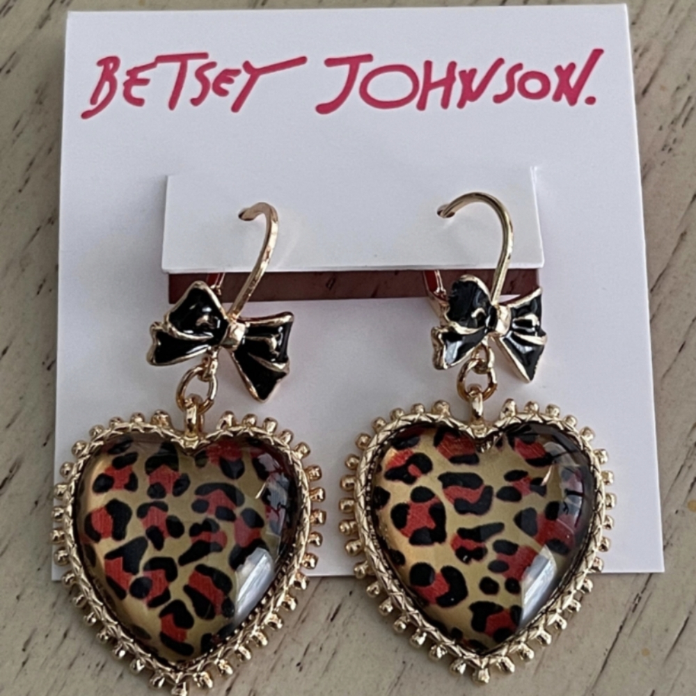 ππBetsey Johnson Leopard Print Hearts & Bows. - Picture 2 of 4